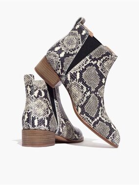 Madewell sz. 9 The Carina Ankle Boot in Snake Embossed leather Chelsea Like New!